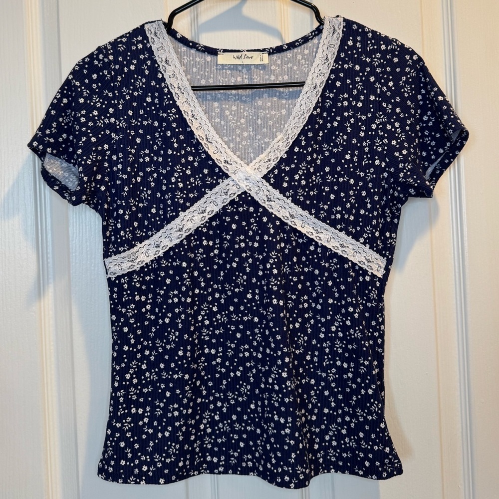 Wild Love Navy Blue & White Floral Print V Neck Too with Lace Trim Size L